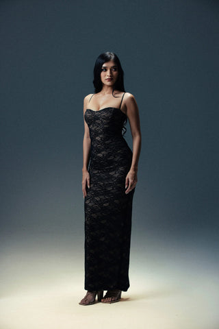 LUNA HEARTLINE LACE GOWN - BLACK