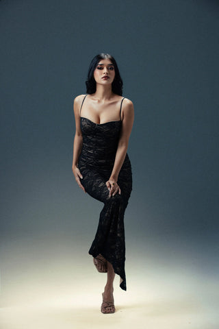 LUNA HEARTLINE LACE GOWN - BLACK
